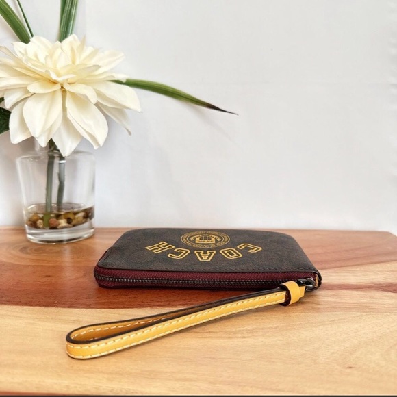 (Coach) Buttercup Corner Zip Wristlet - NEW WITH TAGS! - Picture 3 of 9